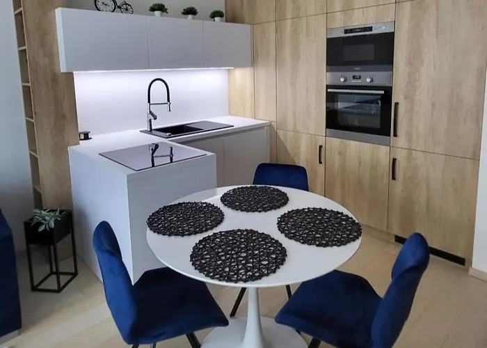 Blue Elegance Sky Park With Parking Appartement Bratislava